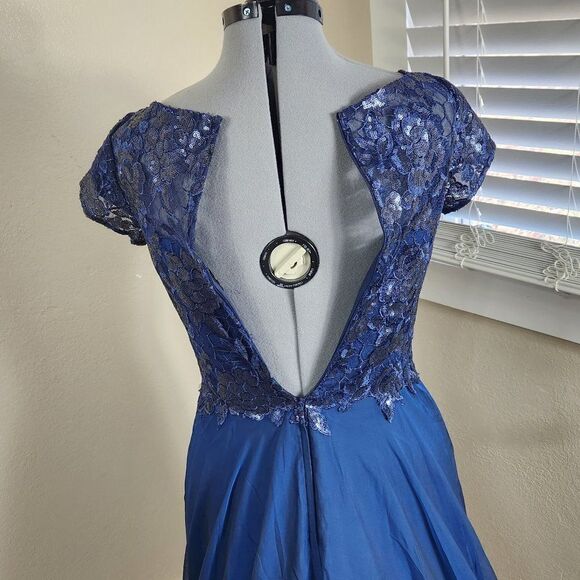 La Femme 27924 Blue Floral and Satin Dress Gown Size 8 EUC - Picture 7 of 16